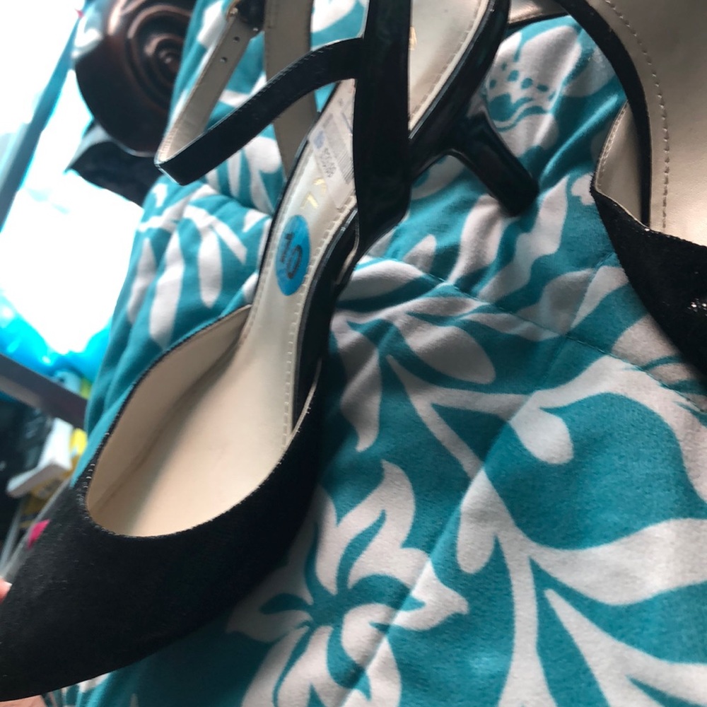 Anne Klein low heel - Picture 3 of 3